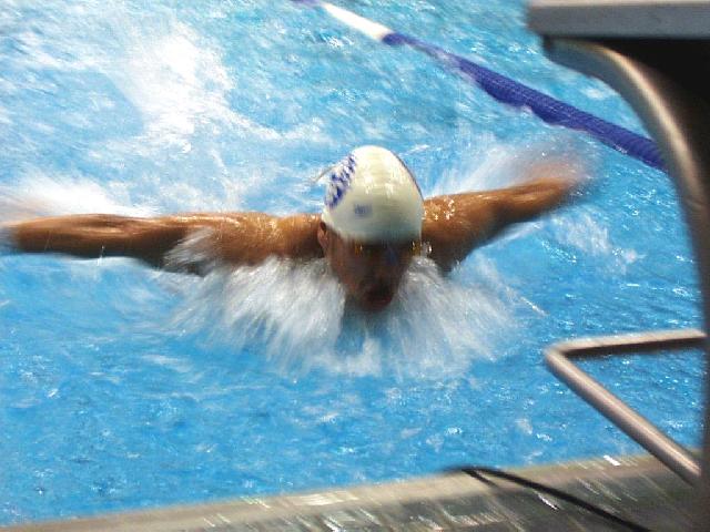 Juan Valdivieso finishes the 200 Fly